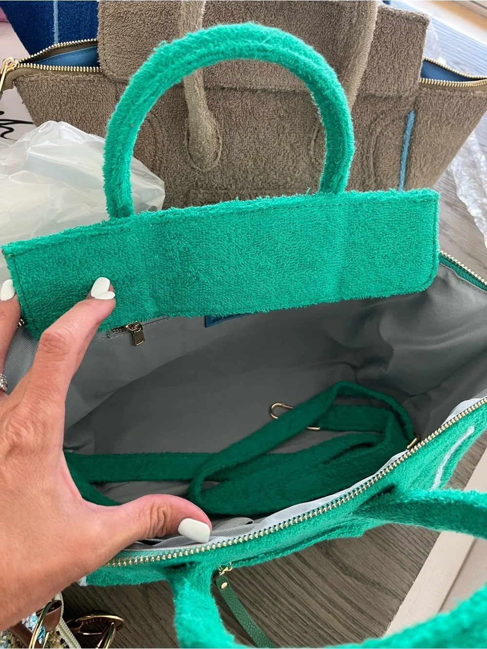 Green Textured Tote Bag with Tassel